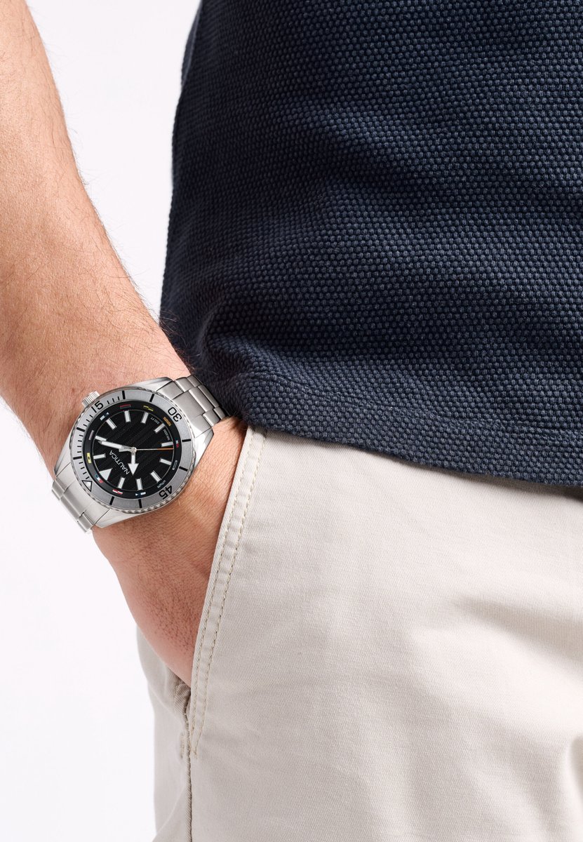 Nautica Nct Windward Quartz Analoog Horloge Zilverkleurig En Zwart Material 100% Roestvrij Staal 100% Acero Inoxidablearmband 44 mm NAPWWF503, NAPWWF504