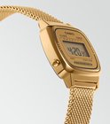 Gouden Casio dameshorloge met mesh band, digitaal display toont 4:20:35.