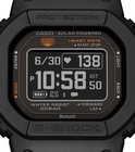 Close-up van het digitale display van een zwart G-Shock horloge, met tijd, datum, hartslag en andere functies.