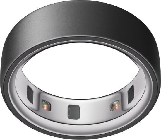 Matzwarte Oura Ring met zilverkleurige binnenkant en sensoren.
