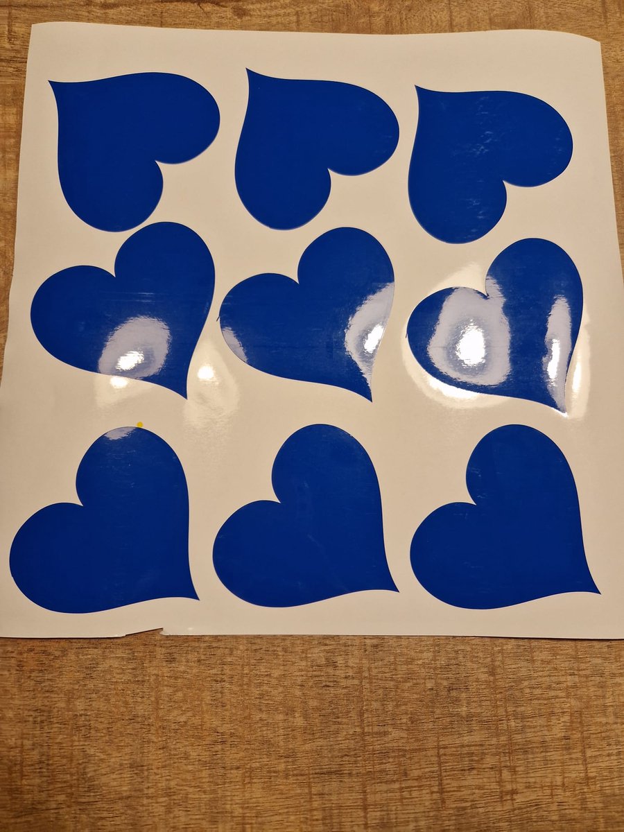 Herbruikbare statische raamsticker carnaval HARTJES