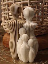 Modern Familie Beeldje – 14,5 cm – Abstract Design – Hout en Witte Kleuren – Gezinsbeeld met 3 Kinderen – Decoratief Beeld voor Woonkamer of Kantoor