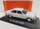 Mercedes-Benz 230E 1982 Wit 1-43 Maxichamps