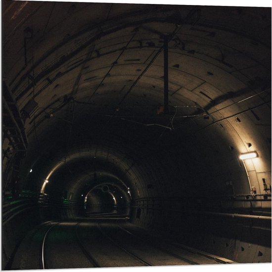 Dibond - Lege Tunnel van Trein - 80x80cm Foto op Aluminium (Wanddecoratie van metaal)