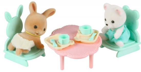 LA SALLE DE JEU BEBE ET FIGURINE SYLVANIAN FAMILIES