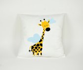 Kussen Giraffe met Wolkjes - Sierkussen - Decoratie - Kinderkamer - 45x45cm - Inclusief Vulling - PillowCity