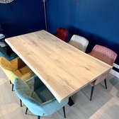 Eikenhouten eettafel boomstam effect met X poot + 3 laags blanke Skylt 2k lak afwerking