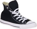 Zwarte Converse All Star high-top sneaker, van voren gezien, met witte veters en witte zool.