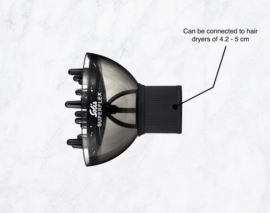 Zwarte diffuser met de tekst 'Solis SUPERFLEX' en pijl met tekst 'Kan worden aangesloten op haardrogers van 4.2 - 5 cm'.