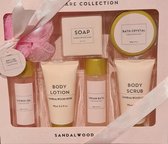 Body Care Collection - Sandelwood Rose Welnesset - 7-delig - Puff - Soap - Badzout - Shower Gel - Body Lotion - Cream Bath - Body Scrub