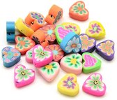 Poly-klei kralen, hartjes in vele vrolijke kleuren, ca. 10x10x4mm. Verkocht per 200 stuks