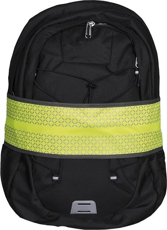Zwarte rugzak met een limegroene reflecterende band met ruitpatroon over de voorkant.