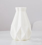 BaykaDecor Witte Vaas - Imitatie Keramiek - Geometrische Decoratie - Voor Binnen en Buiten - Woondecoratie - Nordic Design - 20 cm