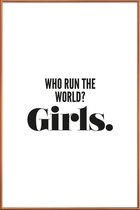 JUNIQE - Poster met kunststof lijst Run Girls -13x18 /Wit & Zwart