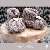 Babyslofjes | Gebreide met knopje | Handmade