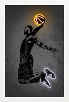 JUNIQE - Poster met houten lijst Lebron James -13x18 /Zwart