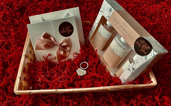 vacuüm Afdaling studio Cadeau Voor Vrouw - Verjaardag Cadeau - Verwenpakket Vrouwen - Bad Cadeau  pakket Met... | bol.com