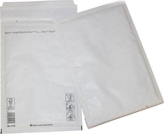Twee witte luchtkussen enveloppen A4, de ene met de flap omhoog, de andere met de flap naar achteren gevouwen.