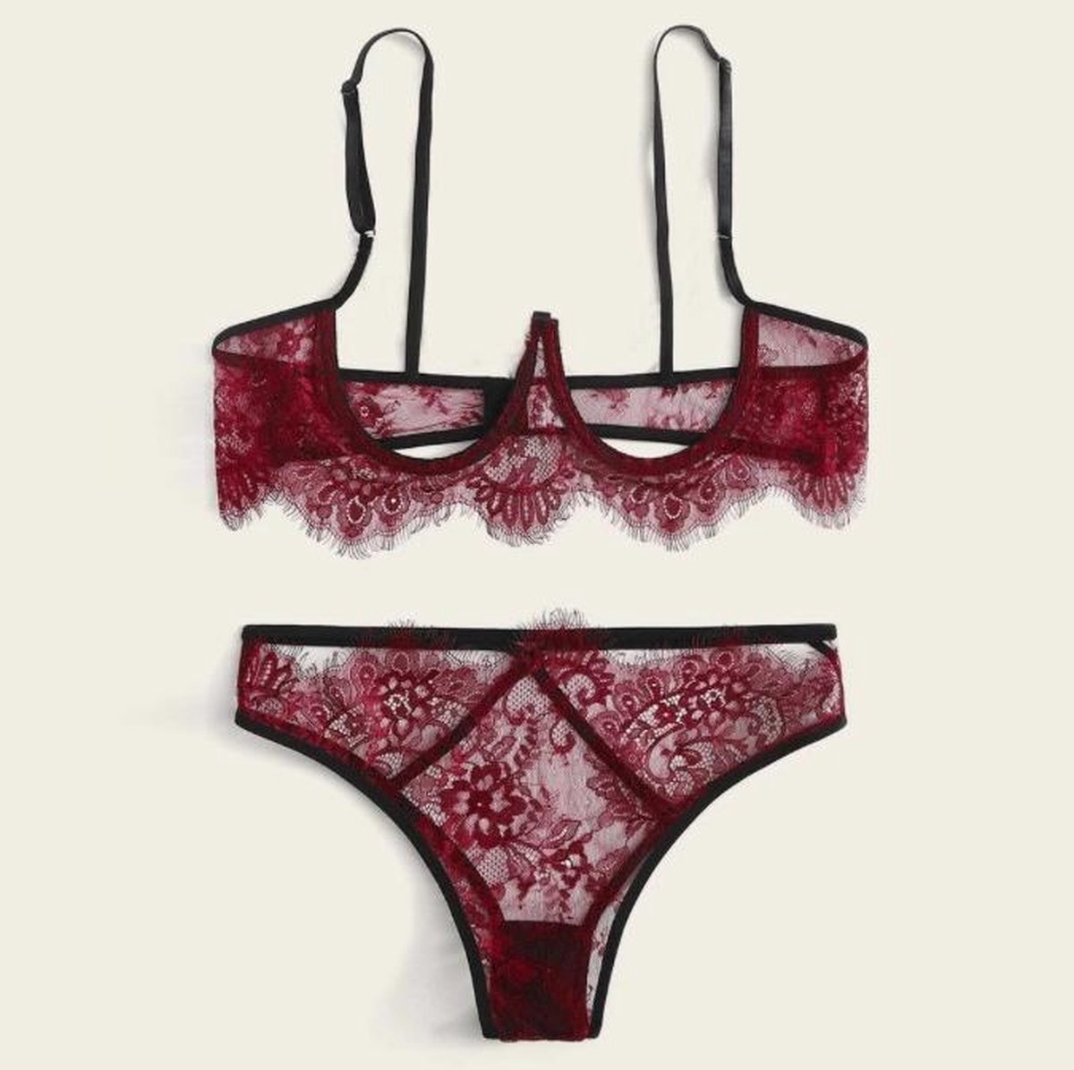 Kwartcup lingerieset Femke Donkerrood en Zwart