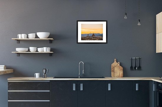 Photo dans le cadre - Vue de Florence avec le Dom de Florence et un beau coucher de soleil en Italie Cadre photo noir avec passe-partout blanc petit 40x30 cm - Affiche dans le cadre (Décoration murale salon / chambre)