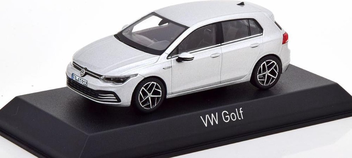 Volkswagen Golf VIII 2020 Zilver 1-43 Norev