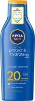 Bol.com NIVEA SUN Zonnebrand Melk Protect & Hydrate SPF 20 - 200 ml aanbieding