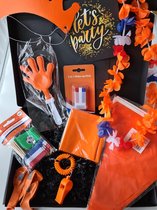 Mystery Card Oranje Box - Een box vol met oranje attributen en een Mystery Card met persoonlijke (video)boodschap van jou zelf