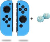 Siliconen Joy-Con Controller Hoesjes + Gaming Thumbsticks (1 Set = 2 Thumbgrips) | Beschermhoes Skin | Geschikt voor Nintendo Switch & Lite | Softcover Case | Thumb grips | Grip | Lichtblauw 