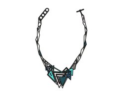 Batucada - Kheops - Collier van Plantaardige Oorsprong en Hypoallergeen - Vrouwen Ketting met driehoekige vormen - Antiallergisch Halsketting - Zwart - Blauw - Groen - aqua - lengte 40/45 cm - effect Tattoo - oogt als Rubber - Vegan