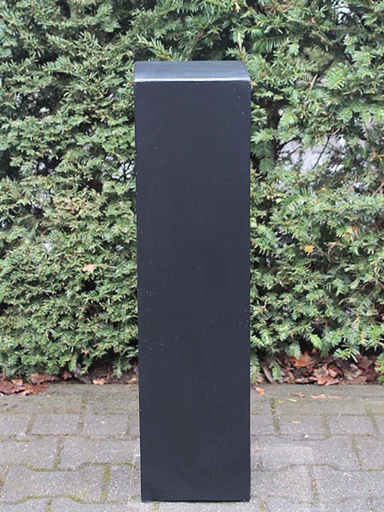 Zwarte zuil light cement 90x26x26 cm, winterharde en UV werende sokkel.
