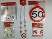 VERJAARDAG VERSIERING 50 JAAR VERKEERSBORD SLINGER, AFZETLINT, BALLONNEN, KETTING, ROTORSPIRALEN