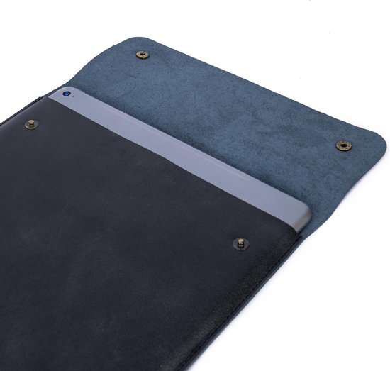 NEGOTIA Alpha - Housse pour ordinateur portable 13.8 pouces - Macbook Air & Pro 13 pouces - Housse pour ordinateur portable 13 pouces en cuir de grain supérieur 100% luxe - Noir