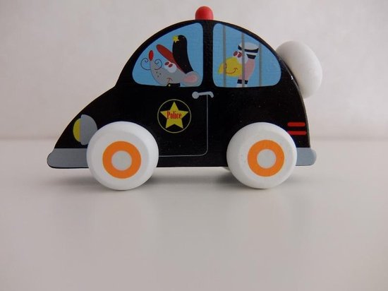 Zwarte houten politieauto met witte wielen met oranje details. Politieauto met twee deuren en getrokken ramen.