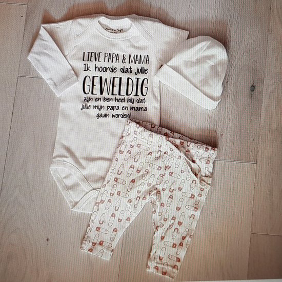 zweer kleur Controle pyjama Baby pakje cadeau geboorte meisje set met tekst aanstaande zwanger  met tekst... | bol.com