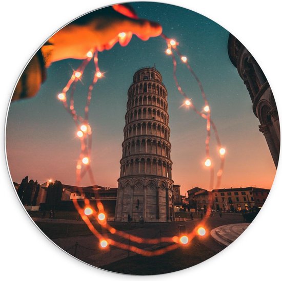 Forex Wandcirkel - Toren van Pisa met Lichtjes - 70x70cm Foto op Wandcirkel (met ophangsysteem)