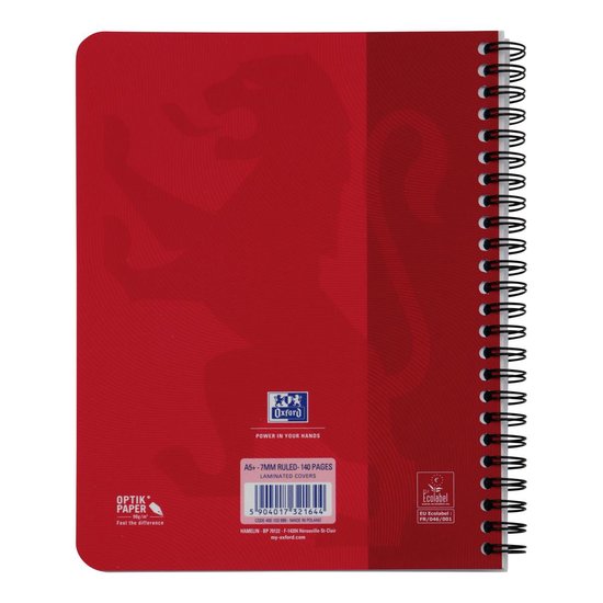 Achterkant rood Oxford notitieboek met reliëf print, gespiralde binding en EU Ecolabel.