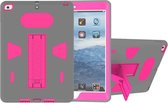 Voor iPad 9.7 (2018) en iPad 9.7 (2017) PC + siliconen schokbestendige beschermhoes met houder (magenta + grijs)