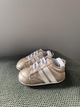 Baby sneaker gympen elastiek goud wit 0-6mnd