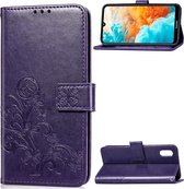 Lucky Clover geperste bloemenpatroon lederen tas voor Huawei Y6 Pro 2019, met houder en kaartsleuven en portemonnee en handriem (paars)