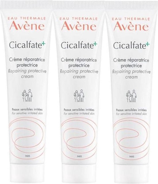 Drie tubes witte Avène Cicalfate+ crème, elk met roze en blauwe tekst. Geschikt voor gevoelige huid.