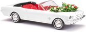 Busch - Ford Mustang Cabrio Hochzeit Mit Girlande 1964 (3/21) * - BA47527 - modelbouwsets, hobbybouwspeelgoed voor kinderen, modelverf en accessoires