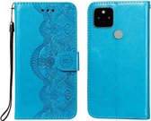 Voor Google Pixel 5 Flower Vine Embossing Pattern Horizontale Flip Leather Case met Card Slot & Holder & Wallet & Lanyard (Blue)