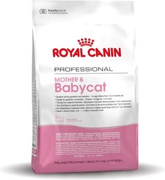 Roze verpakking Royal Canin Professional Mother & Babycat kattenvoer met tekst.