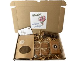 Nieuwe collega koffie brievenbus cadeau - chocolade mokkaboontjes - koffie - stroopwafels