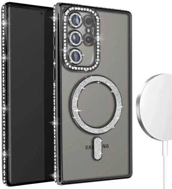 Coque transparente avec bordure scintillante et anneau magnétique, logo Samsung visible. À côté d'un téléphone et d'un chargeur magnétique.