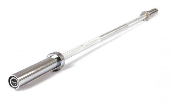Zilverkleurige halterstang van 220 cm lang, met gladde uiteinden en gekartelde grip.