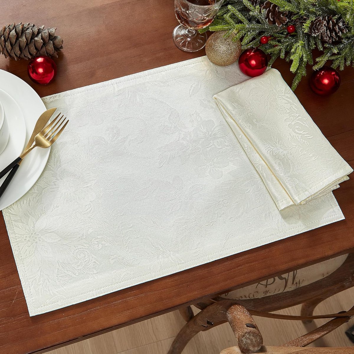 Luxe Jacquard Tafeltextiel voor Feestdagen en Kerst