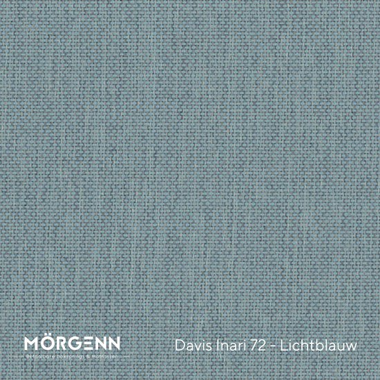 Stoftextuur van lichtblauwe boxspring stof met 'Mörgenn Davis Inari 72 - Lichtblauw' tekst.