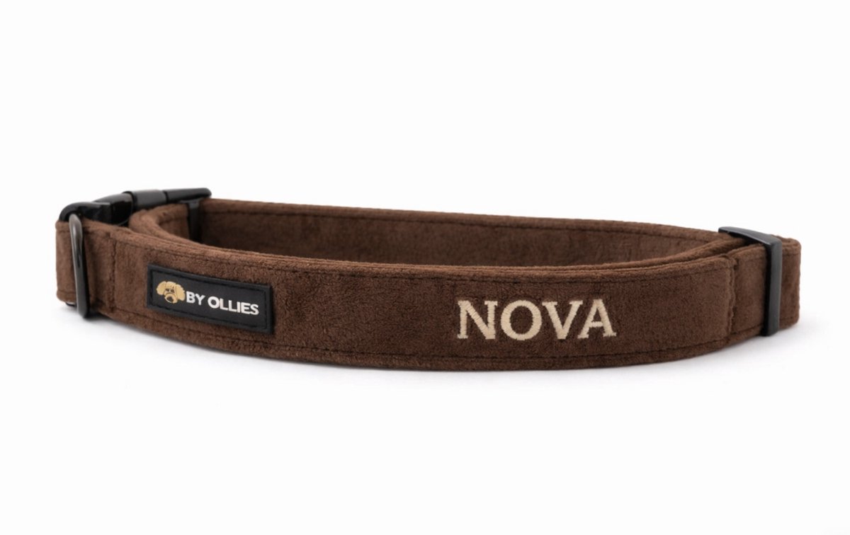 By Ollies halsband velvet Caramel - Maat L breedte 2 cm, lengte 41 – 66 cm - Wandelen - Naam