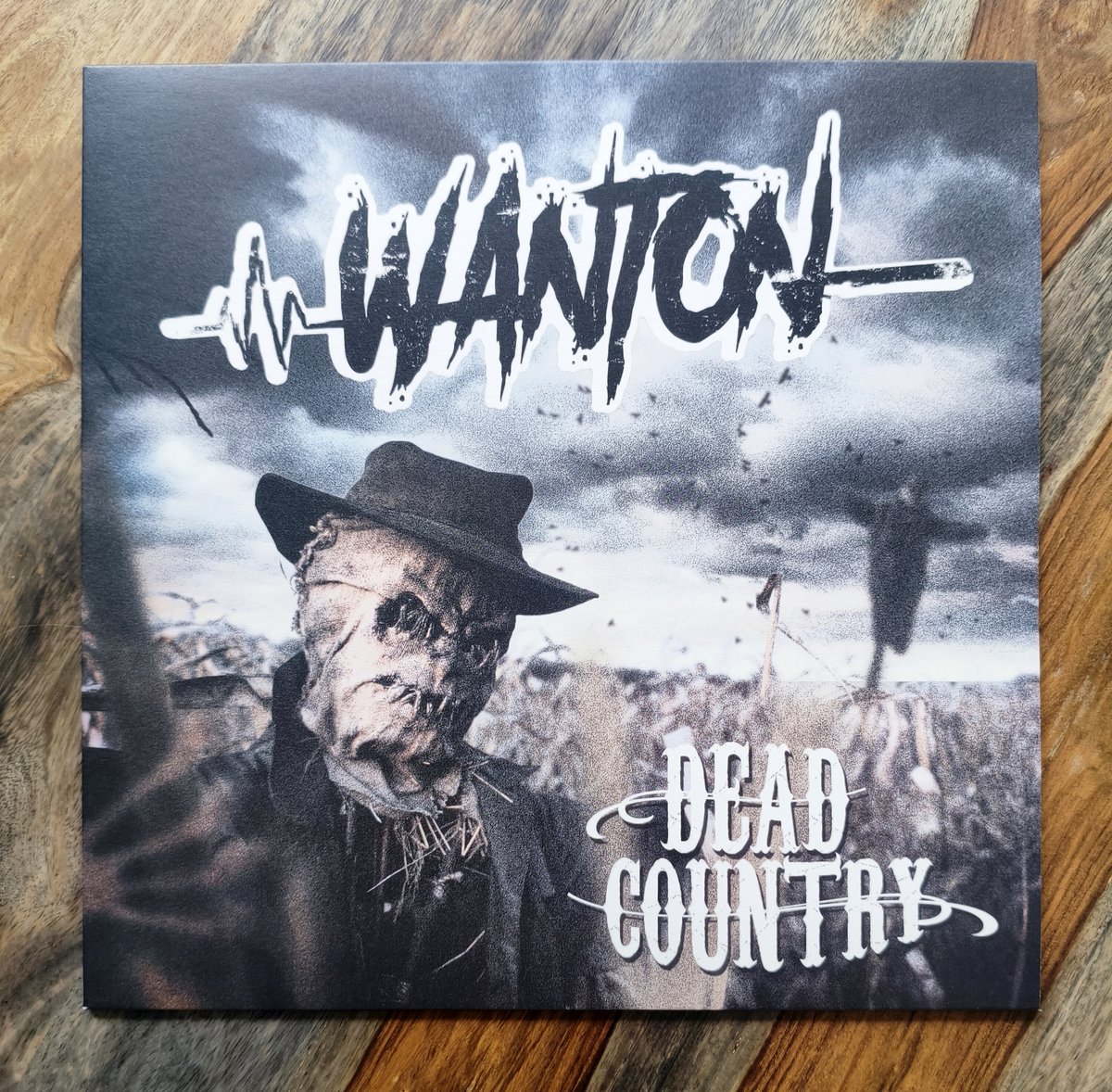 Wanton - Dead Country (LP)